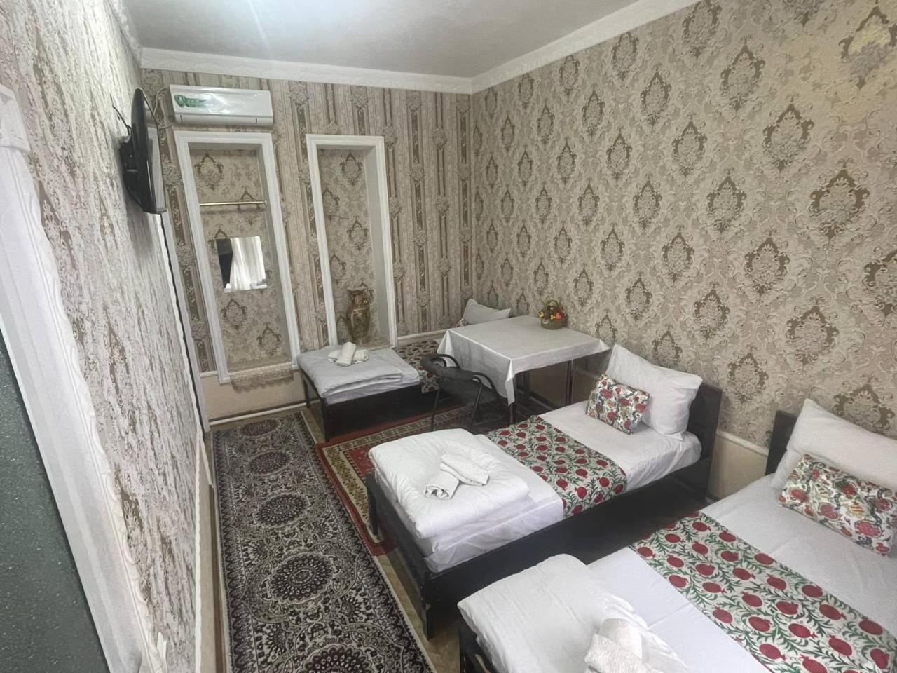 Madina-Mehribon Hotell Buchara Rum bild