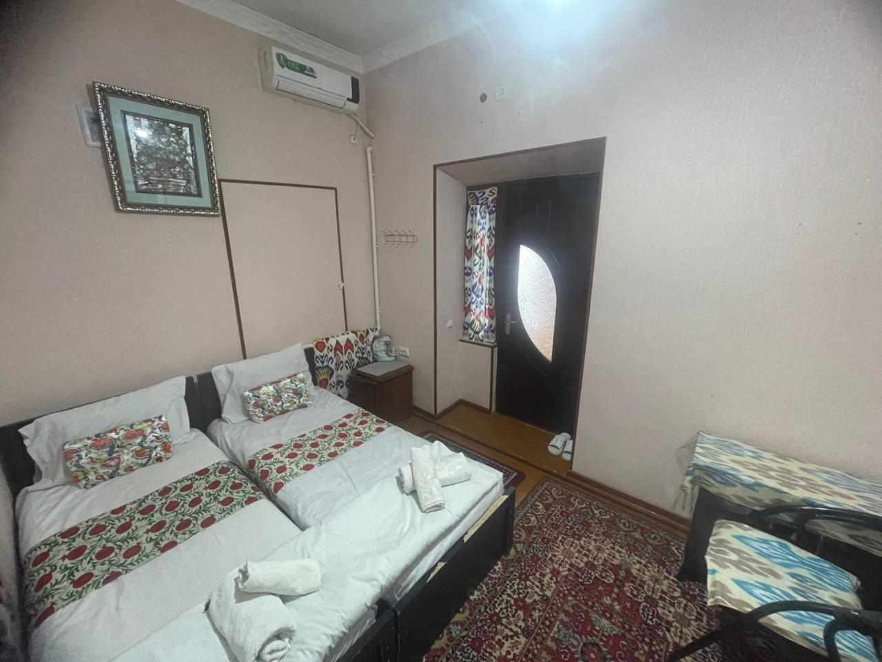 Madina-Mehribon Hotell Buchara Rum bild
